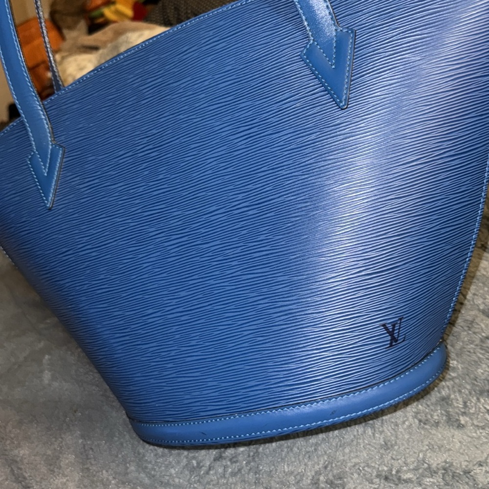 Women’s or Men’s Louis Vuitton Blue Epi Saint Jacques Bag! Excellent Condition - Picture 13 of 17